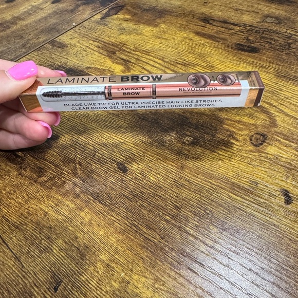 🩶Revolution Laminate Brow Gel - Picture 1 of 4